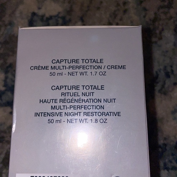 COPY - Capture totale day and night antiaging  dior - Picture 4 of 5